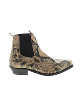 1 shoe size - 8
