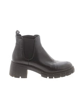 1 shoe size - 9