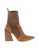 1 shoe size - 9